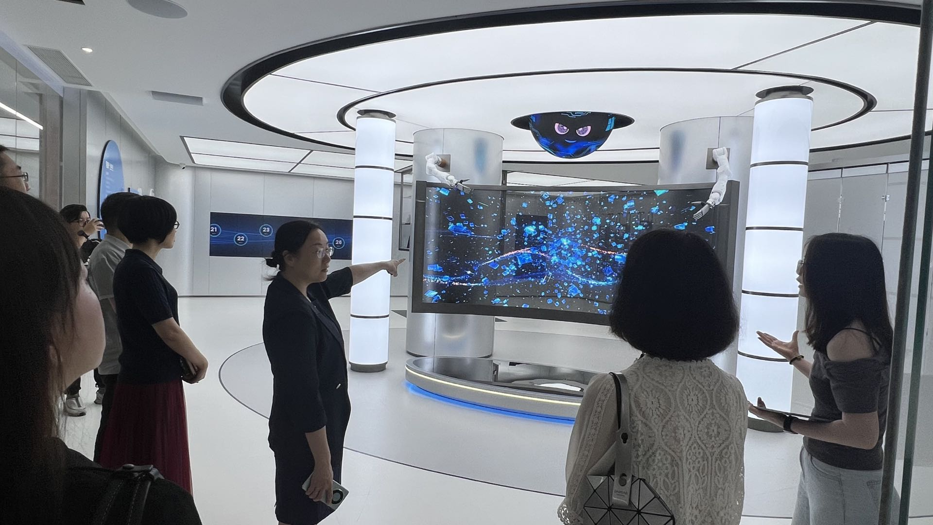 区委党校紧扣培训需求和区域发展深入调研2.png